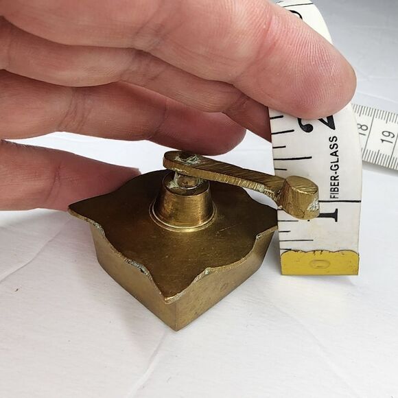 Vintage Brass Mid-Century Hollywood Regency SOLID BRASS miniature coffee grinder - Picture 4 of 5